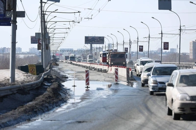 На Димитровском мосту завершили демонтаж ограждения