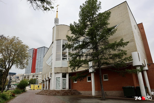 Давным-давно в этом месте был общественный туалет, а потом ночные клубы  | Источник: Михаил Шилкин