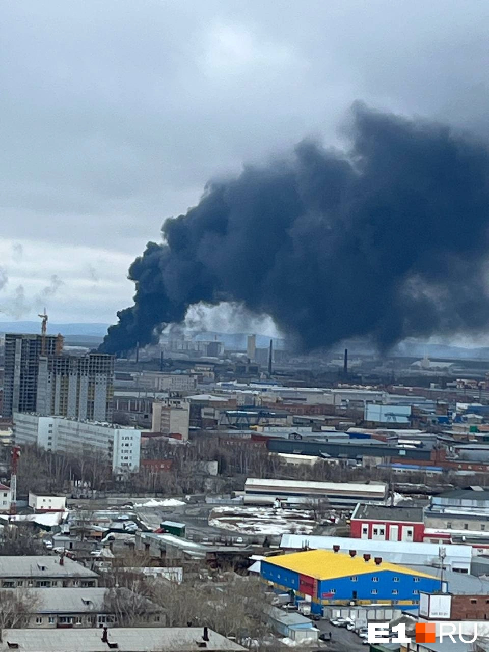 На Уралмашзаводе произошел пожар, сгорел склад, что горит на Уралмаше в  Екатеринбурге — онлайн - 1 апреля 2024 - Е1.ру