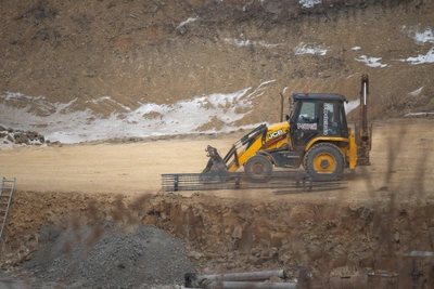 Батарею «Соболь» засыпали грунтом во Владивостоке