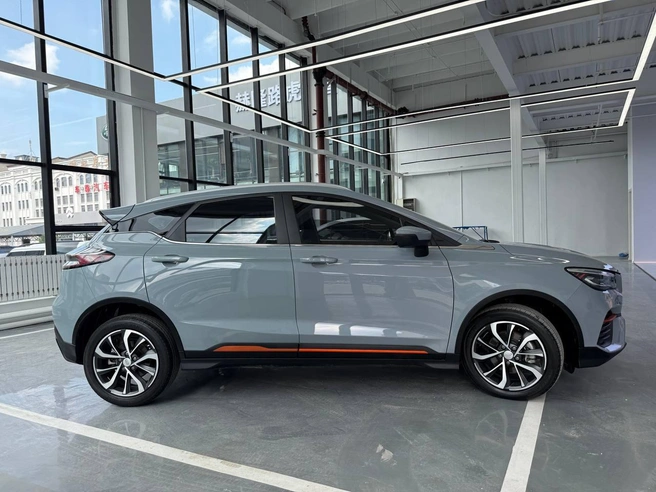 Geely Emgrand S 1.4T: 2022 год, комплектация Crossover Player Edition, пробег 17&nbsp;000&nbsp;км&nbsp;— цена под ключ от 1&nbsp;490&nbsp;000 рублей | Источник: CarexKorea