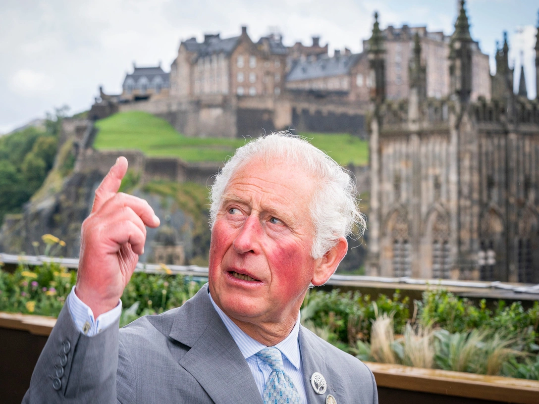 Принц Чарльз в Эдинбурге, Шотландия, 1 октября 2021 | marieclaire.ru