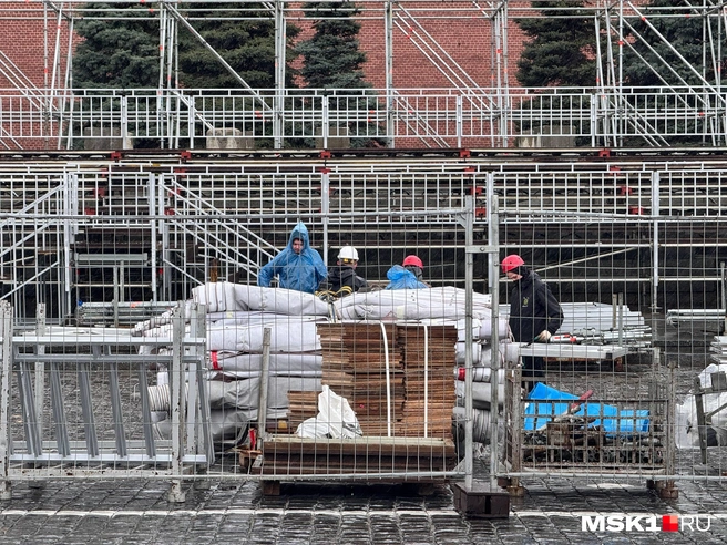 К Мавзолею невозможно подойти из-за многочисленных ограждений | Источник: Дмитрий Толстошеев / MSK1.RU