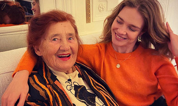 Подвеска с бриллиантами и достойная жизнь: что Наталья Водянова дарит своим родственникам