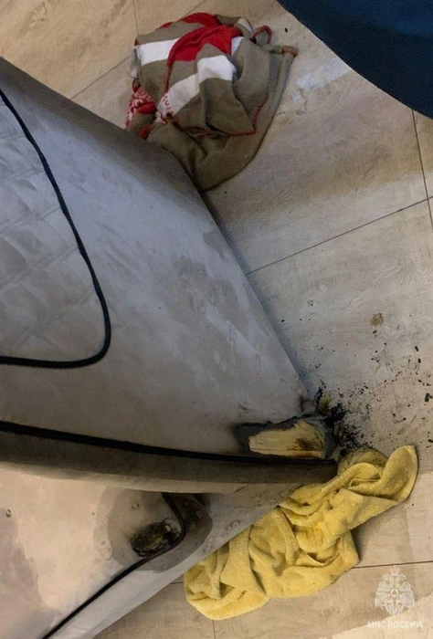 Всему виной биокамин. Стали известны подробности пожара на Коллонтай, в котором пострадали дети и их мать | Источник: МЧС России