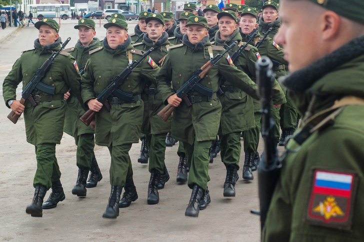 Призовут 300 тысяч человек: что известно о частичной мобилизации в России