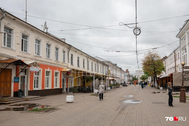 На улице Кирова работы по благоустройству пока не начались | Источник: Александр Куренной / 76.RU