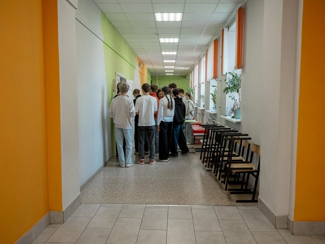 Затем они разошлись по экзаменационным кабинетам | Источник: Александр Куренной / 76.RU