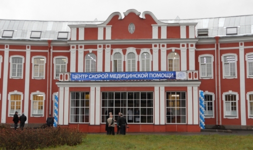 Фото №1 - Больница Петра Великого готова увеличить прием пациентов по "Скорой"