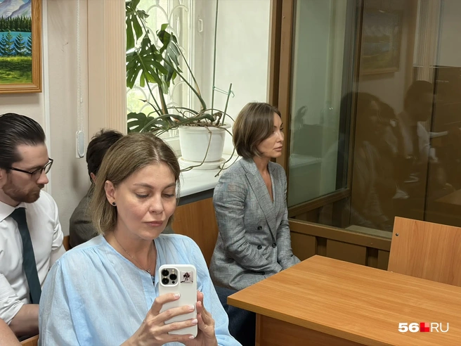 Наталья Ибрагимова пришла в брючном костюме | Источник: Николай Сальников / 56.RU