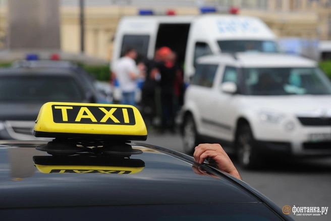 Работа в такси перестала приносить барыши | Источник: Сергей Николаев / FONTANKA.RU