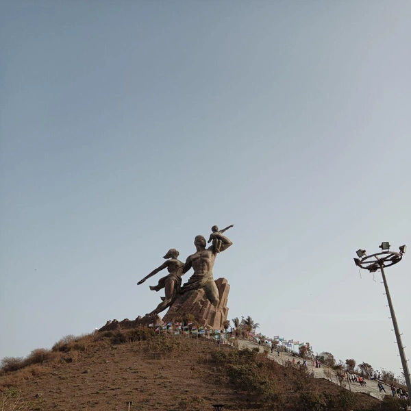 «Возрождение Африки» — монумент в Дакаре. Его открыли в апреле 2010 года в пятидесятую годовщину подписания соглашения о предоставлении Сенегалу независимости от Франции. Высота — 52 метра | Источник: Николай Михалев