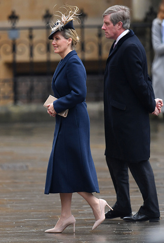Фото №6 - Как Кейт и Меган скоординировали наряды с другими членами королевской семьи