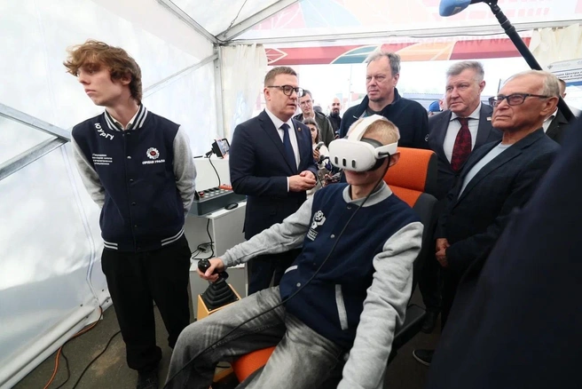 Инженеры из ЮУрГУ привезли технику, которой не нужен водитель | Источник: пресс-служба Правительства Челябинской области