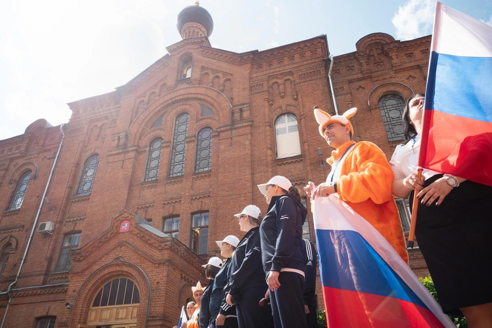 Красивому зданию больницы, выполненному из красного кирпича, более 100 лет | Источник: ГБУЗ «ПКБ № 5 ДЗМ» / Vk.com