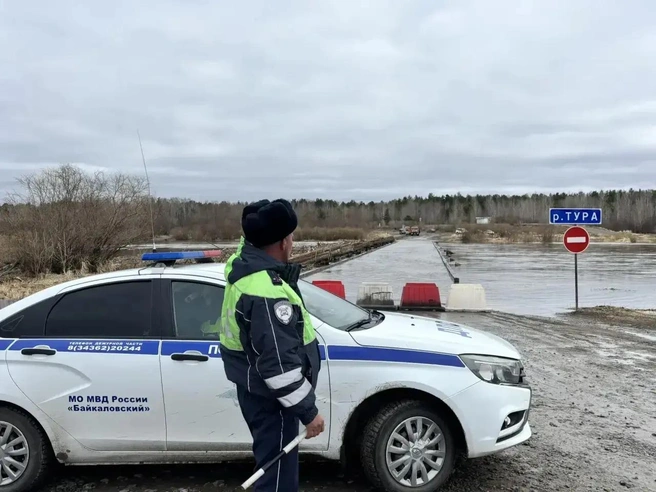 Паводок доставил уже немало проблем свердловчанам | Источник: Госавтоинспекция Свердловской области