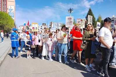 Шествие «Бессмертного полка» в Барнауле объединило 45 тысяч человек