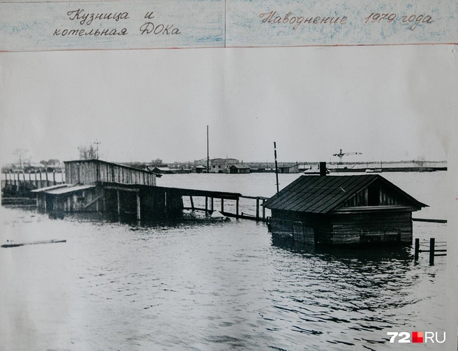 Во время паводка вода поднялась на рекордные 8 метров и затопила часть города. Особенно пострадал район ДОКа | Источник: Ирина Шарова / 72.RU