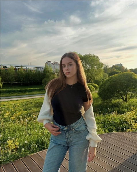 Выпускница Виктория  | www.starhit.ru