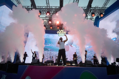 Жаркий VK Fest в Нижнем Новгороде: танцы под Бузову и Uma2rman
