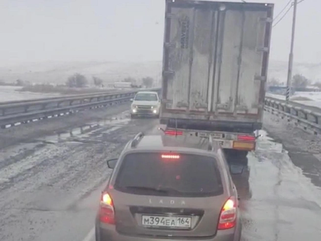 Мост в районе Горного Балыклея приходится преодолевать на очень низкой скорости | Источник: читатели V1.RU
