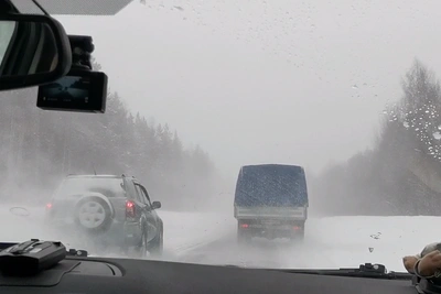 На Урале из-за метели запретили движение автобусов и грузовиков