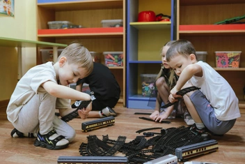 Сюда можно привести малышей в ясельные группы&nbsp;— от одного года | Источник: Ольга Миллер
