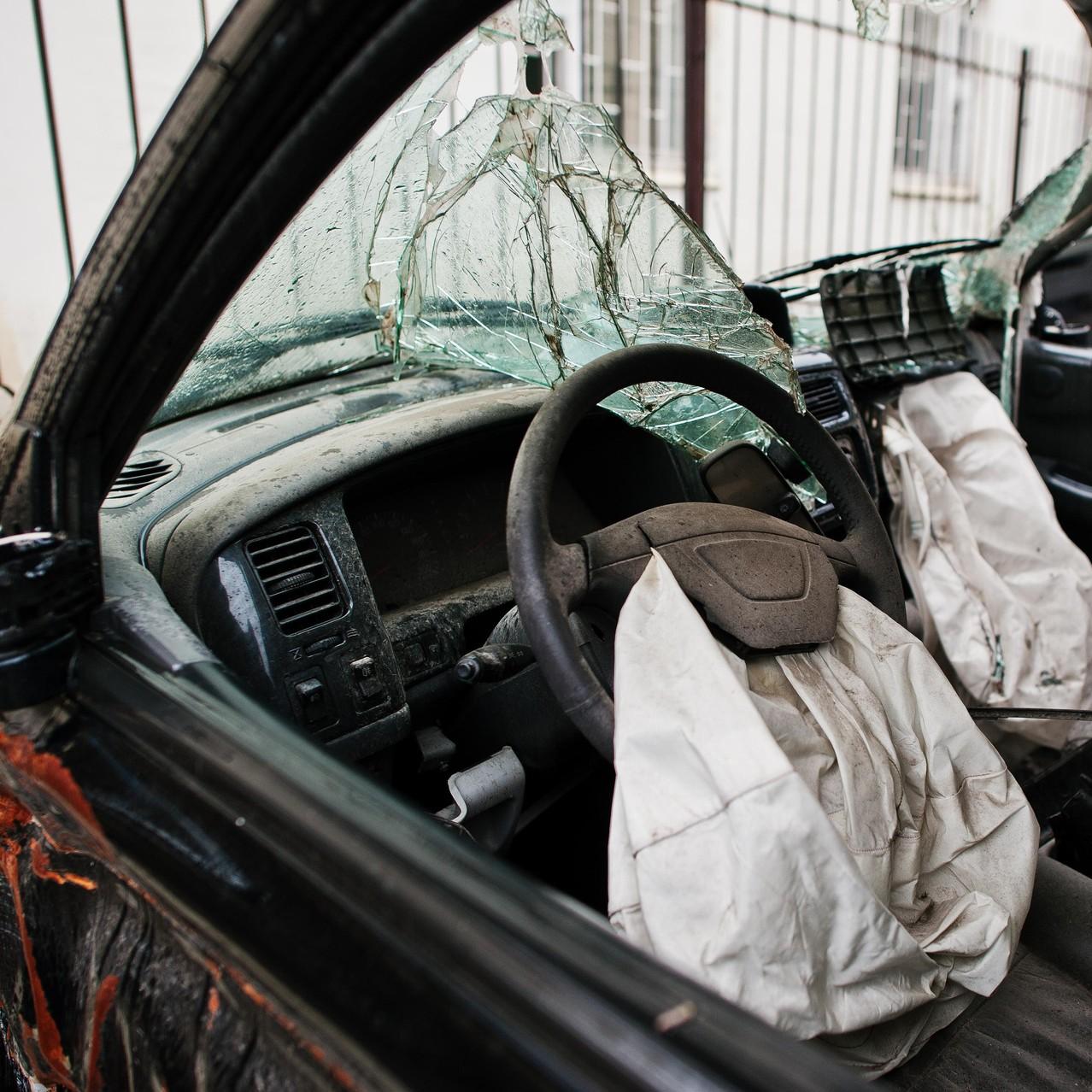 Курьеру оторвало голову: 29-летняя работница Россотрудничества устроила массовое ДТП на Садовом кольце в Москве — видео