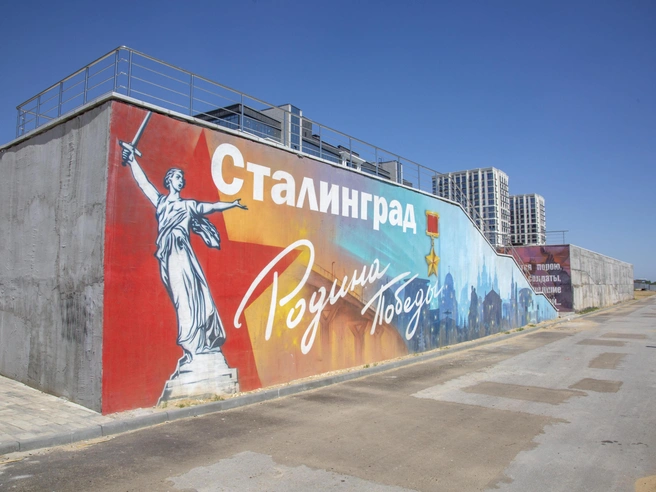 Граффити, которые пока не испортили вандалы. | Источник: Константин Завриков / V1.RU