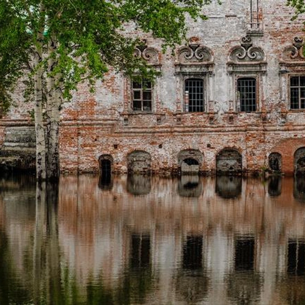 Храм отражается в воде | Источник: Тимофей Калмаков / 59.RU