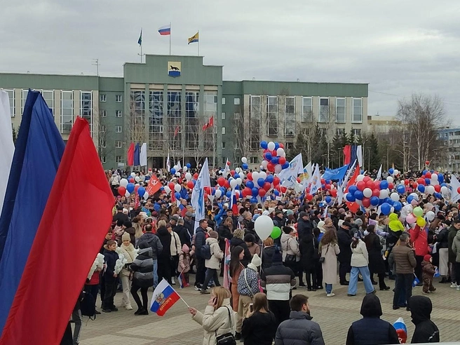 Тысячи югорчан вышли на площади городов | Источник: «Сургутские ведомости» / Vk.com