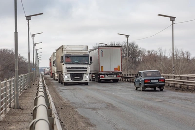 Водители шокированы аварийным мостом под Волгоградом на трассе в Москву
