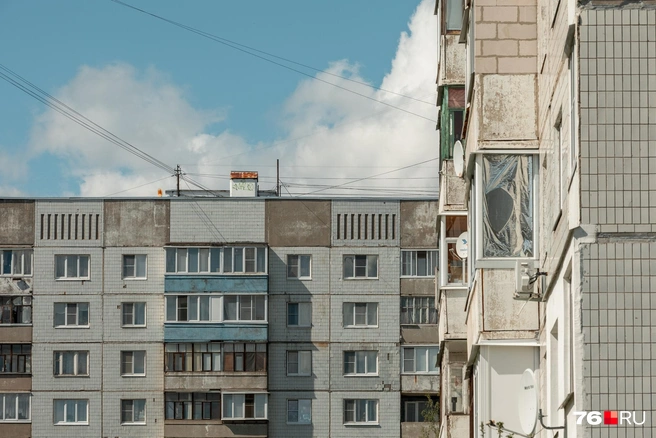 Графичность панельных домов&nbsp;— ключевая особенность их эстетики | Источник: Александр Куренной / 76.RU