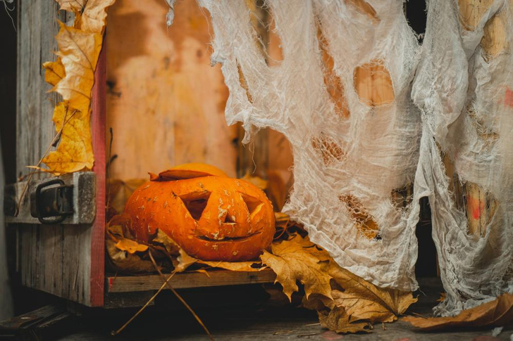 как организовать Хэллоуин дома без особых затрат
