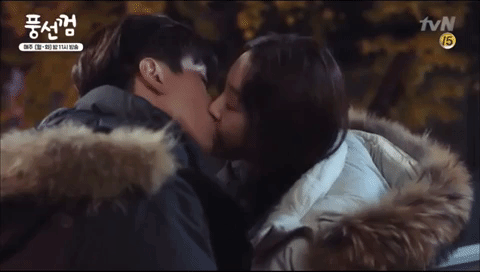 Мастер-класс по поцелуям: 7 познавательных сцен из корейских дорам