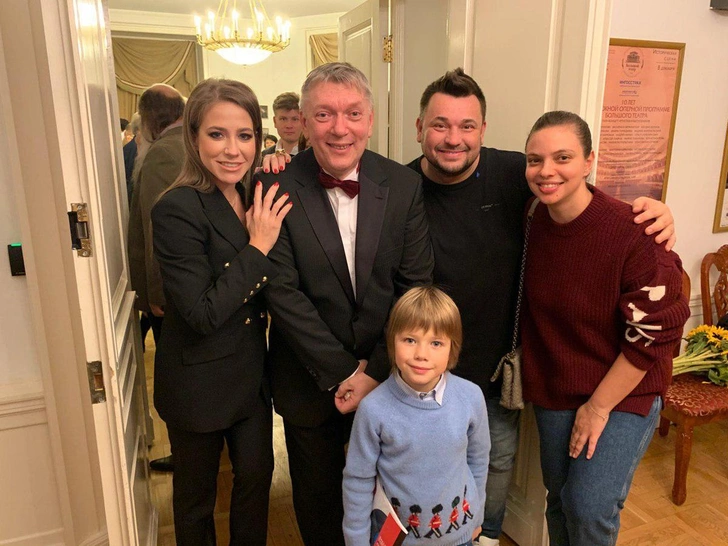 Юлия Барановская с сыном, Александр Федоров, Сергей Жуков с женой