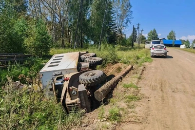 Шесть человек пострадали в ДТП с грузовиком в Красноярском крае