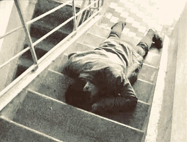 Банда сразу убивала коммерсантов, которые вздумали им сопротивляться | Источник: Криминальная Россия. Современные хроники