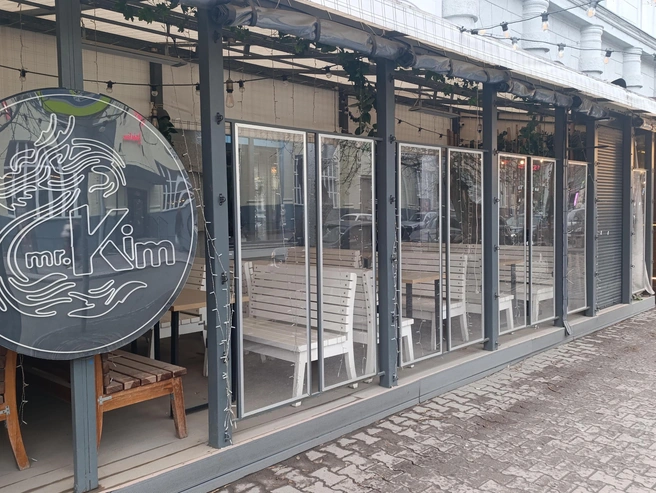 Новая вывеска была установлена в летний сезон | Источник: Стас Соколов / NGS.RU