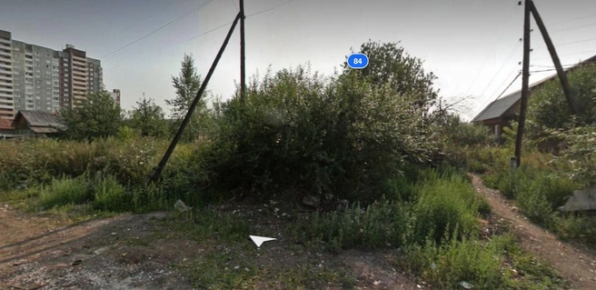 В суде изучали снимки с 2010 года, судя по которым, 15 лет назад участок еще был заброшенным | Источник: «Яндекс Карты»