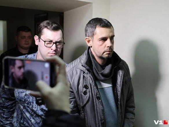 Суд отказался снимать арест с имущества журналиста | Источник: Алексей Волхонский / V1.RU