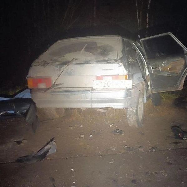 Еще одно фото: ВАЗ с задней стороны | Источник: очевидцы аварии