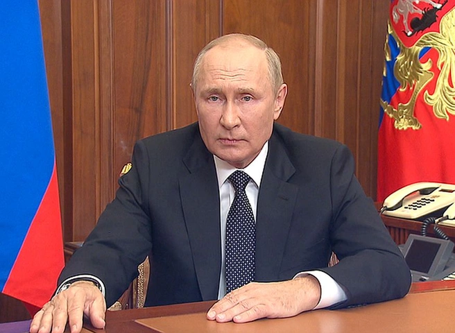Путин утвердил пакет поправок в УК, связанных с военной службой | ya62.ru