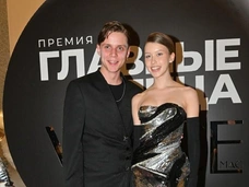 «У ребят своя химия»: Юлия Пересильд о Ване Дмитриенко, который встречается с ее 16-летней дочерью Анной