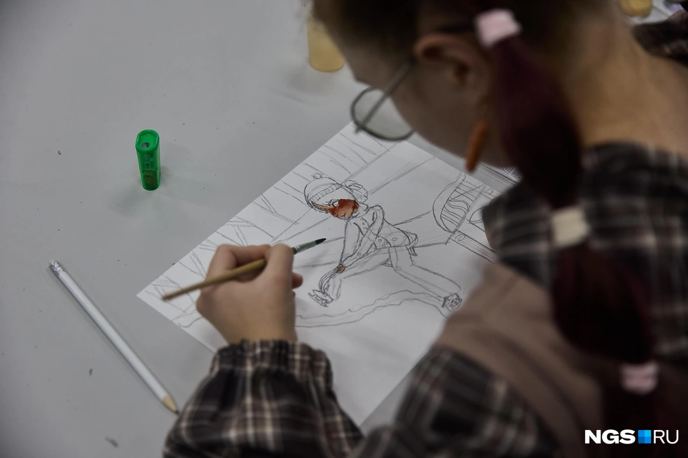 Мастер-класс по рисованию полным ходом  | Источник: Александр Ощепков / NGS.RU 
