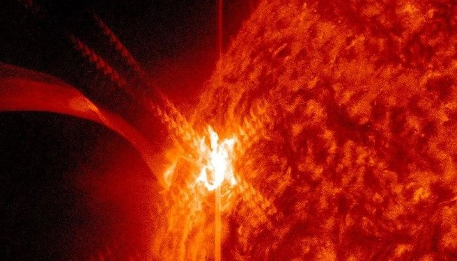 На Солнце произошла мощная вспышка класса Х1.1 | Источник: xras.ru
