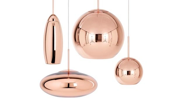 В розовом свете: люстры, настольные лампы, торшеры и бра