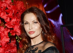 Сестра Эвелины Блёданс отказалась пить лекарства от гепатита. Ее болезнь — правда или фейк?