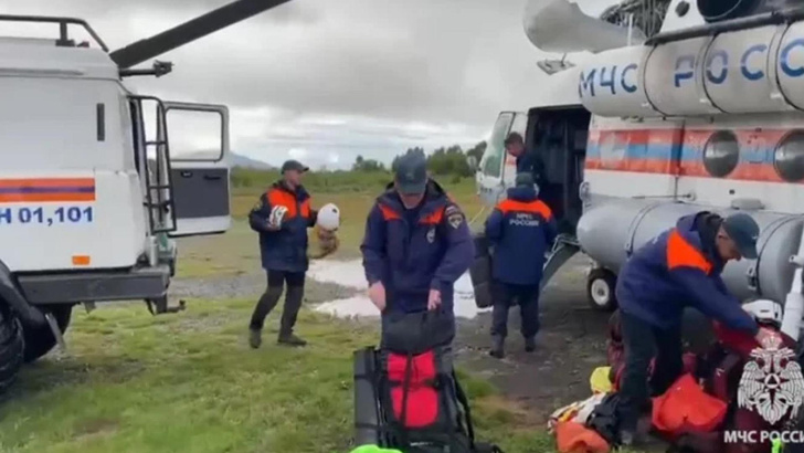 Обломки пропавшего вертолета с туристами нашли на Камчатке: что известно