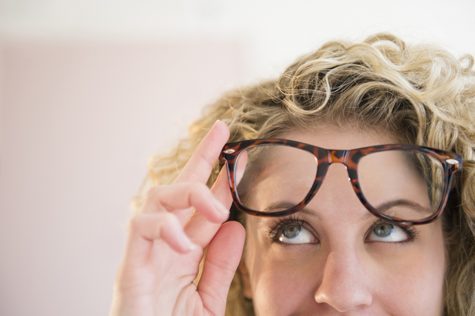 Очки, линзы или лазерная коррекция: что выбрать?